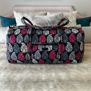 VERA BRADLEY Northern Lights XL Duffle Bag Black Hot Pink Gray 2 Handles Zipper